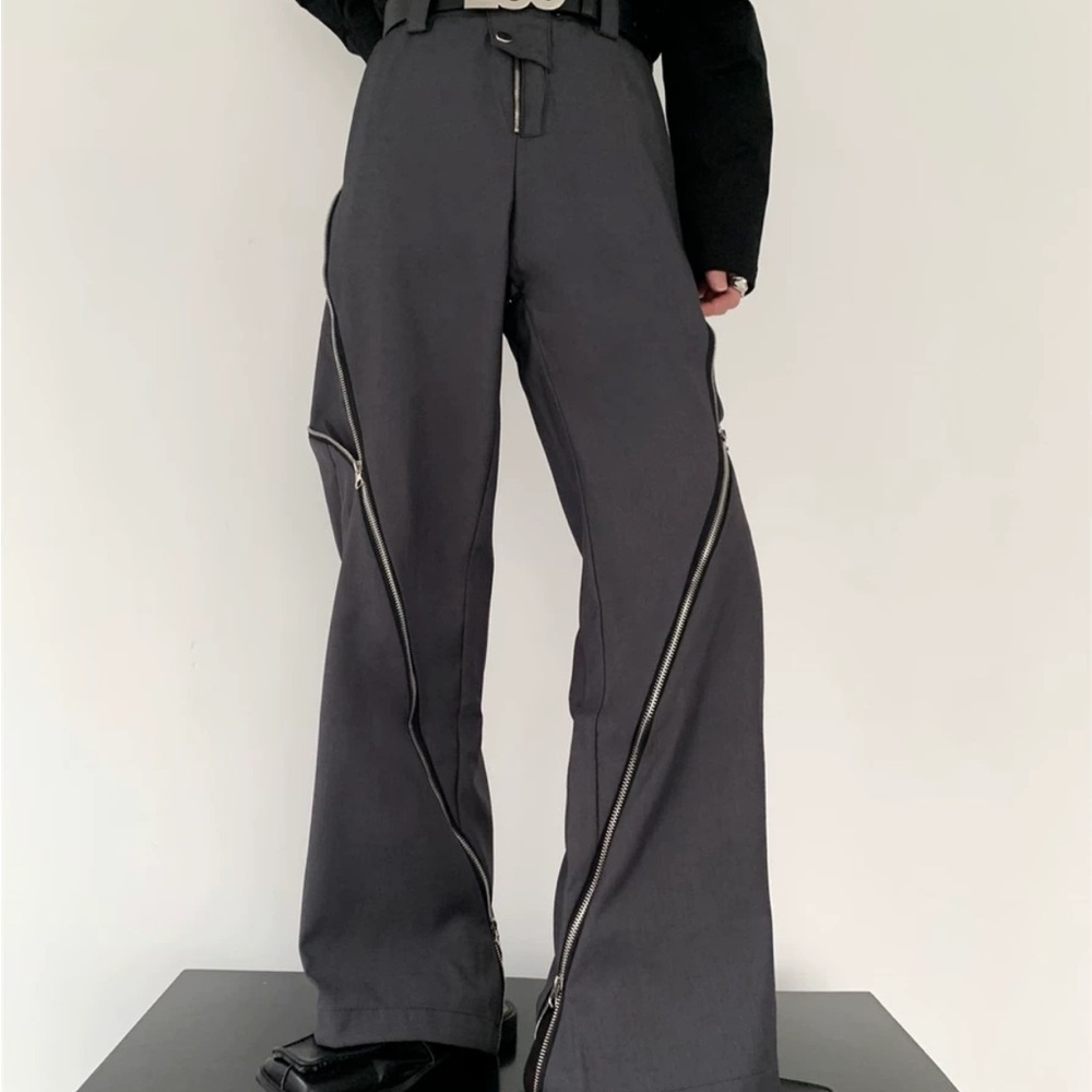 Stylish Gray Zippered Leggings